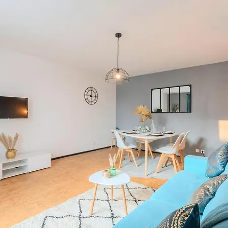 Grand T2 A 8mn De Lille Et Stadium Terrasse Et Parking Prive *