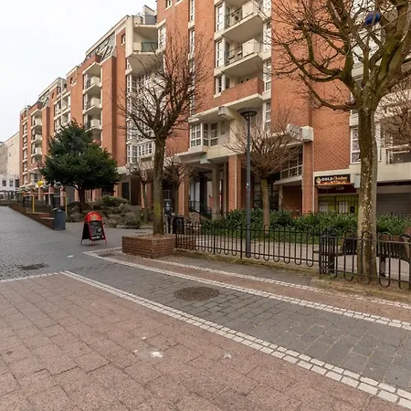 Grand T2 A 8mn De Lille Et Stadium Terrasse Et Parking Prive *