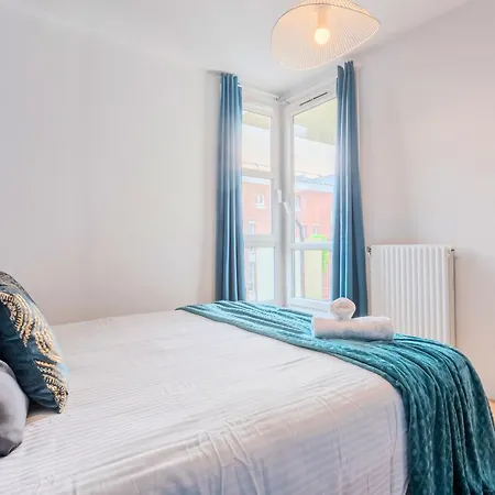 Grand T2 A 8mn De Lille Et Stadium Terrasse Et Parking Prive Apartmán