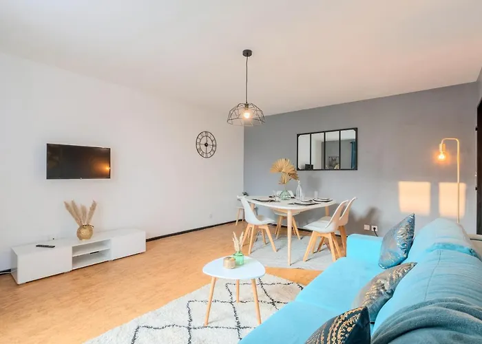 Grand T2 à 8mn De Lille Et Stadium Terrasse Et Parking Privé *