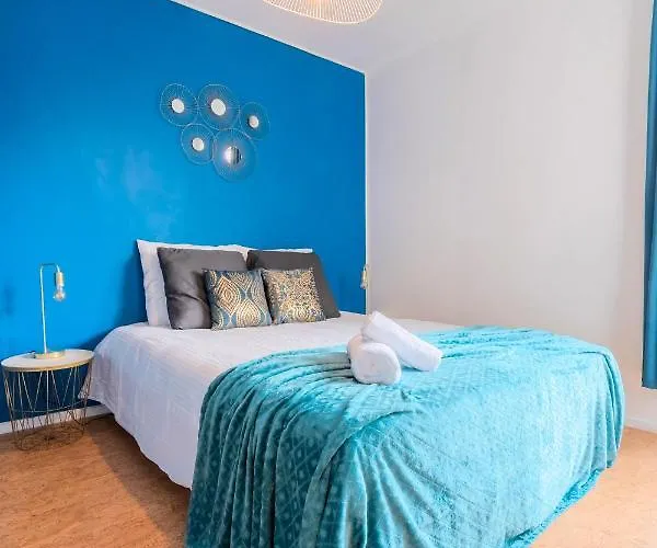 Grand T2 à 8mn De Lille Et Stadium Terrasse Et Parking Privé